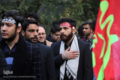 دسته عزاداری دانشجویان از دانشگاه تهران تا حسینیه امام خمینی (ره)