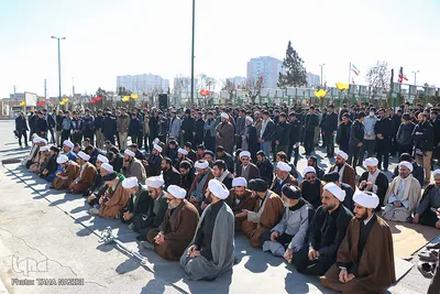 تجدید میثاق روحانیون و طلاب شهرستان اراک با شهدای انقلاب اسلامی