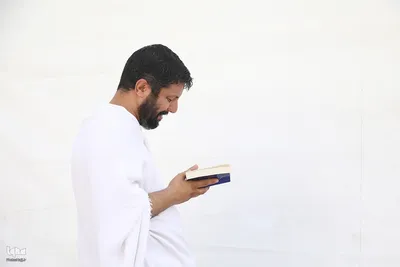 دعای عرفه زائران ایرانی در صحرای عرفات