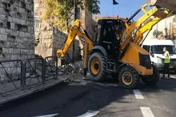 Zionists Demolish Stairway Leading to Al-Aqsa Mosque Gate