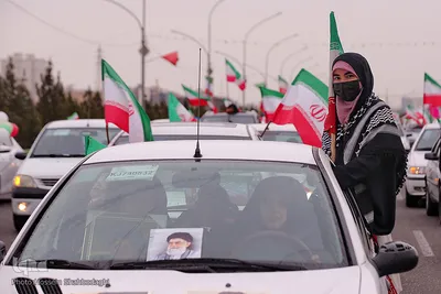 Autokorso zieht durch Qom