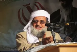 مردم مریوان نماز جمعه را در سطح خیابان های شهر برپا می‌کنند