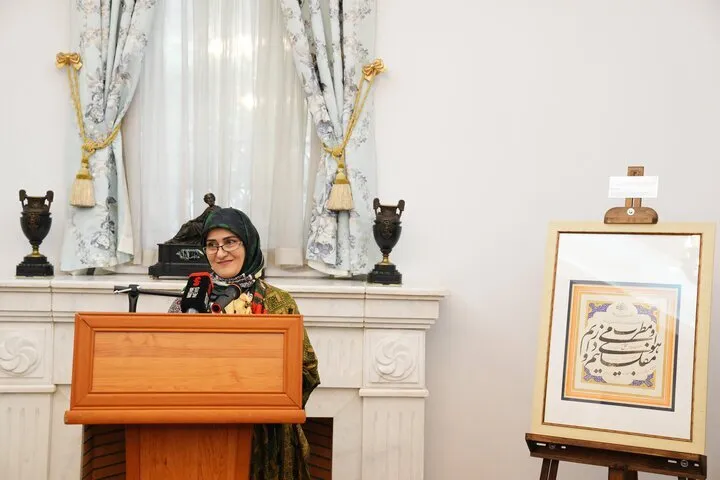 Mkaligrafia wa Kiirani atumia Sanaa ya Qur'an kuimarisha Mahusiano ya Kimataifa