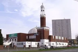 Birmingham Mosques Urge Muslims to Join NHS Plasma Appeal to Help COVID Patients