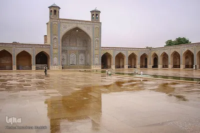 بارش رحمت الهی بر گلدسته های مسجد تاریخی وکیل شیراز‎‎