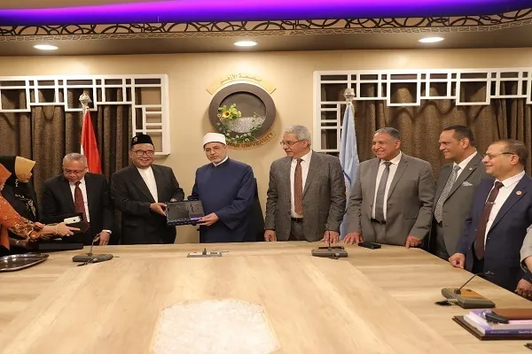 El-Ezher ve Endonezya İslam üniversitesi arasında işbirliği anlaşması imzalandı