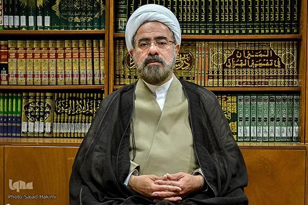 چرا عاشورا به عرصه اجتماع و سیاست وارد نشد