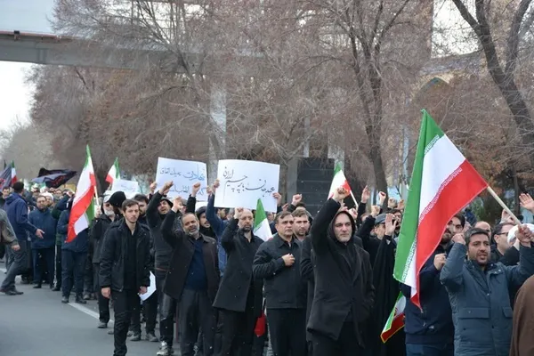تجمع دانشگاهیان تبریز در سوگ شهادت رهبر معظم انقلاب