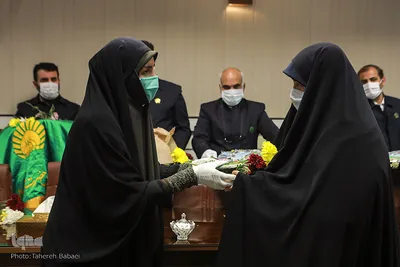 تقدیروتشکرازپزشکان و پرسنل  دارالشفا کوثرتوسط اداره نذورات وهدایای مردمی
