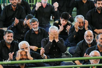 مراسم عزاداری و نماز ظهر عاشورا در اصفهان‎