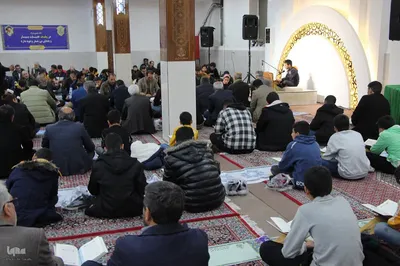 محفل انس باقرآن همزمان با ایام دهه فجر در ملایر
