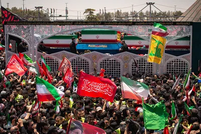 تشییع پیکر رهبر شهید در تهران