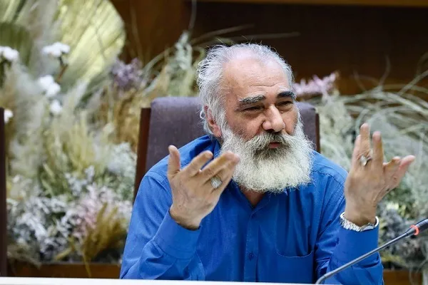 شاعران تبلیغاتی بدل به بیلبورد شده‌اند