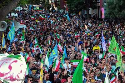 اجتماع عظیم «سلام فرمانده» مردم مومن و ولایت‌مدار زنجان در میدان انقلاب