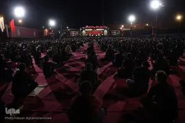 عزاداری شب تاسوعای حسینی هیات «ریحانة الحسین(ع)» با مداحی سیدمجید بنی فاطمه در پارک ارم تهران
