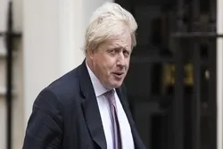 British PM Urges Former Foreign Secretary to Apologize for Comment about Muslim Women  