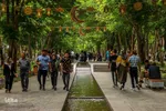 حضور گردشگران پس از یک ماه عبادت در اصفهان‎‎