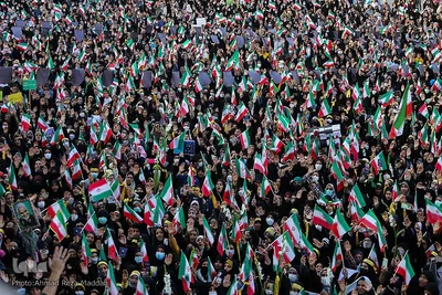 تجمع دانش‌آموزان شیرازی در یادبود شهدای دانش‌آموز حادثه تروریستی