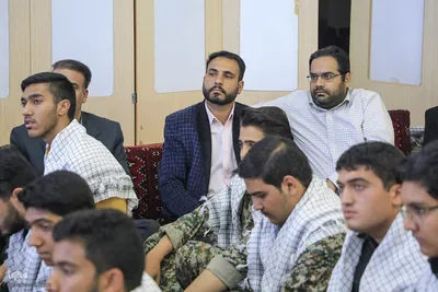دیدار دانش‌آموزان بسیجی با نماینده ولی‎فقیه در خراسان جنوبی