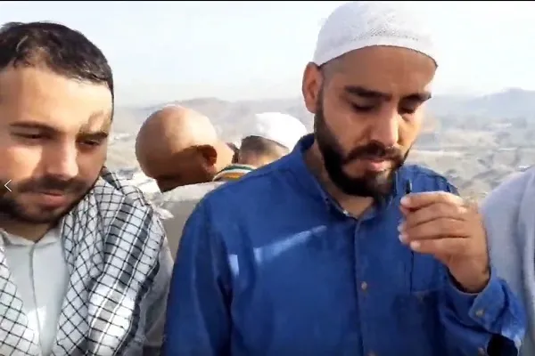Ang Pagbigkas ng Qur’an ng Iranian Qari sa Kuweba ng Hira (+Video)