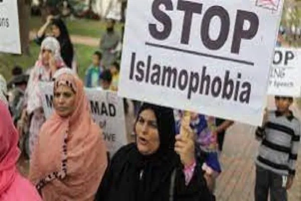 Hollanda'da İslamofobi artıyor