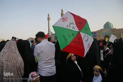 اجتماع خانوادگی همخوانی سرود «سلام فرمانده» در مسجد مقدس جمکران 