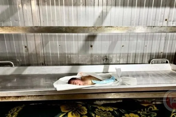 Un altro neonato muore per il freddo nel sud di Gaza