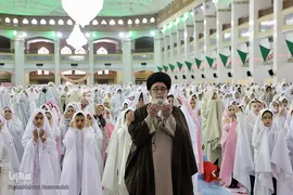 جشن شکوفایی (تکلیف) دانش آموزان دختر تبریز