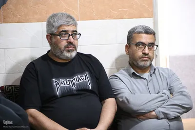 اهدا قاب مدال کنگره ملی شهدای فارس به خانواده شهیدان نبی زاده