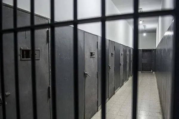 İsrail hapishanelerindeki Filistinli tutuklular açlık grevine başladı