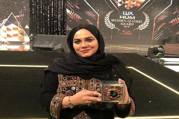 نرگس آبیار جایزه زنان برتر جهان اسلام را دریافت کرد