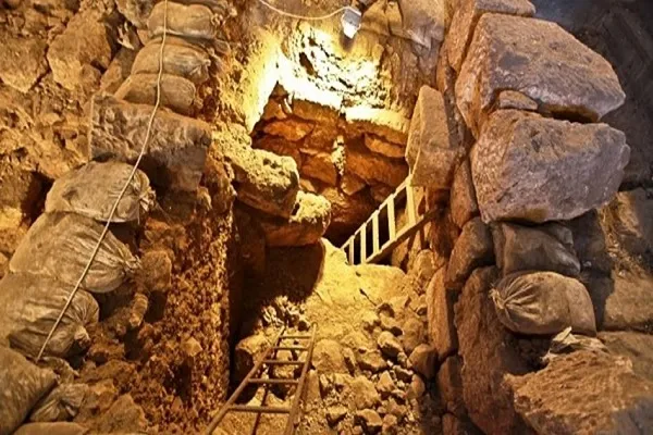 مطالبة بتشكيل فريق دولي للكشف عن الأنفاق أسفل المسجد الأقصى