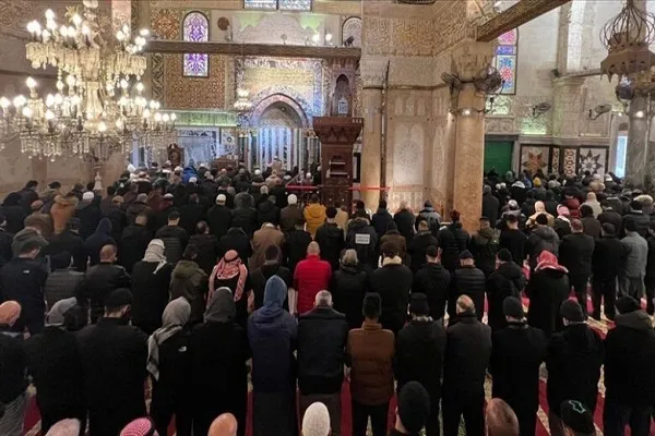 Mendirikan Solat di Masjid Al-Aqsa untuk mangsa gempa bumi di Turki dan Syria + Klip