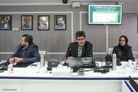 نشست دبیر عالی شورای انقلاب فرهنگی با تعدادی از هنرمندان