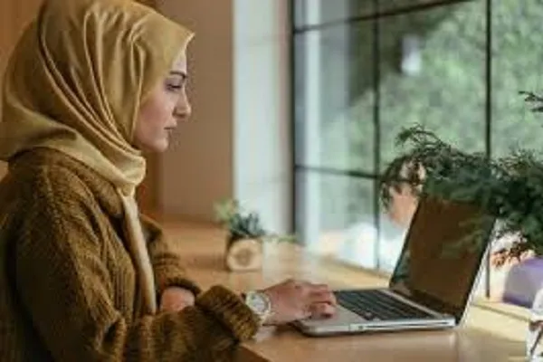Possible interdiction du hijab pour les fonctionnaires européennes