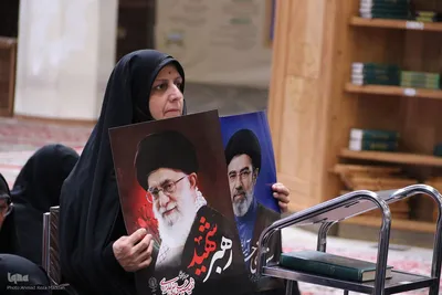 بیعت روحانیون و طلاب فارس با سومین رهبر معظم انقلاب