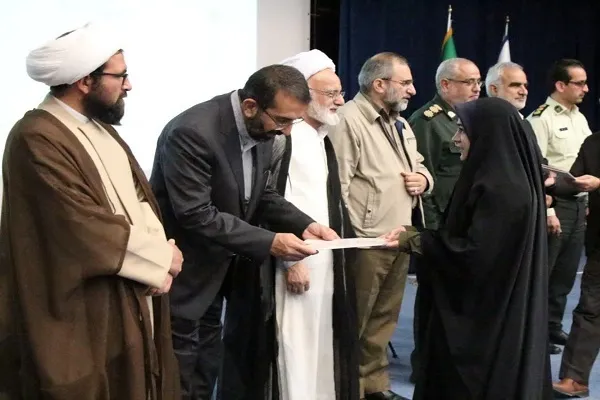 تقدیر از خبرنگار ایکنای استان مرکزی در اجلاسیه نماز