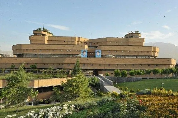 موزه‌ها و کتابخانه ملی تعطیل نیستند