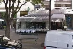 Un restaurant parisien refuse une femme voilée