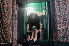 عزاداری چهارمین روزمحرم در تکیه سادات اخوی