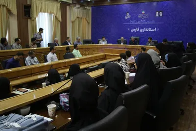 نشست صمیمی نخبگان با استاندار فارس