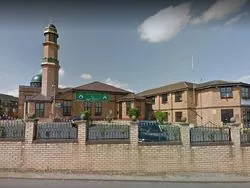 Mosques in England’s Pendle Suspend Congregational Prayers