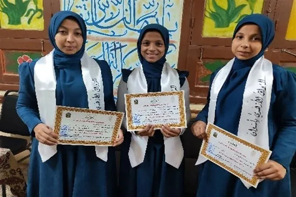 Misirdə üç Quran hafizi bacının təltif olunması