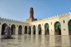Nakumpleto ang Pagsasaayos ng Dalawang Makasaysayang Moske sa Cairo