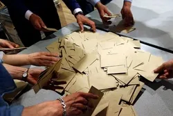 فرانس؛ الیکشن انچارج حجاب کی وجہ سے برطرف