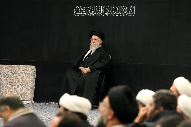 مراسم عزاداری شام شهادت حضرت زهرا(س) با حضور رهبر معظم انقلاب