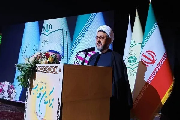 راه امام(ره) را در سیاست‌گذاری‌ها فراموش نکنیم