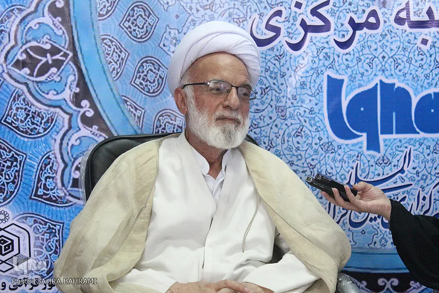 نورانی‌شدن به انوار الهی توفیق می‌خواهد/ به بهانه شادی گرفتار فریب دشمن نشویم