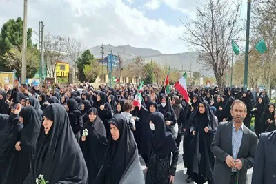 تشییع پیکر پاک شهدای ناوشکن دنا در خرم‌‌آباد