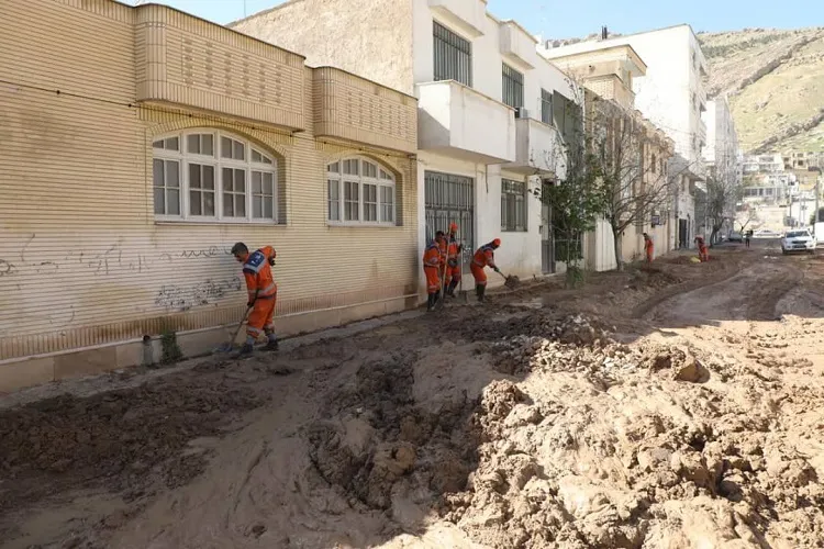 امدادرسانی به سیل‌زدگان شیراز همچنان ادامه دارد